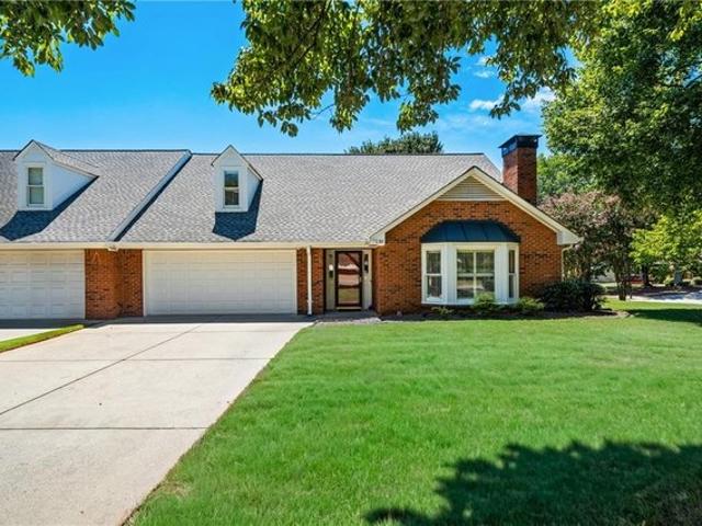 Townhouse for sale in Roswell, Georgia