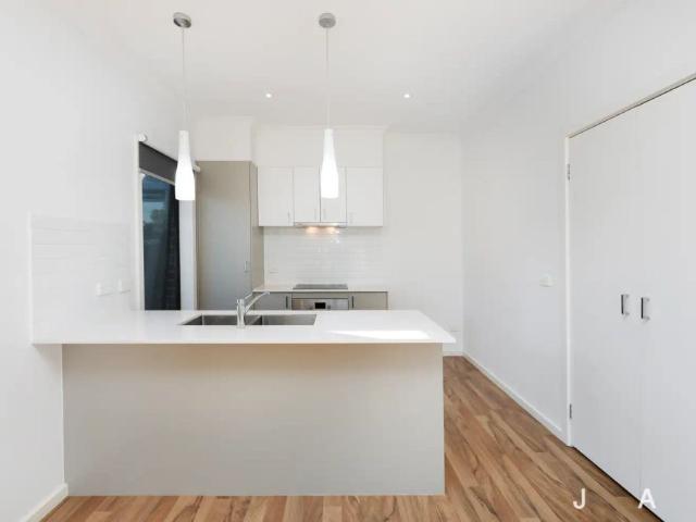 Apartment for rent in Sunshine North