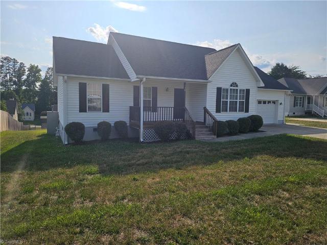 House for sale in Pfafftown, North Carolina