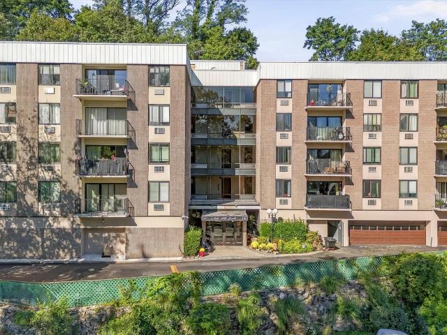 Condo for sale in Cedar Knolls, City of Yonkers