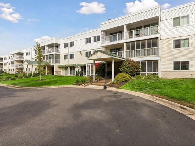 Condo for sale in Little Canada, Ramsey County