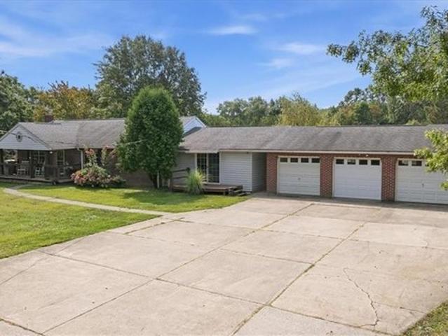House for sale in Clinton, Pennsylvania