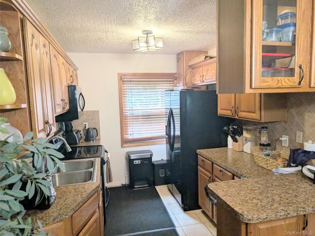 Condo for sale in Glenwood, New York