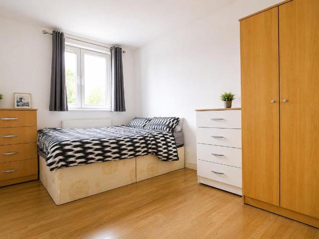 Apartment for rent in Mile End, Greater London