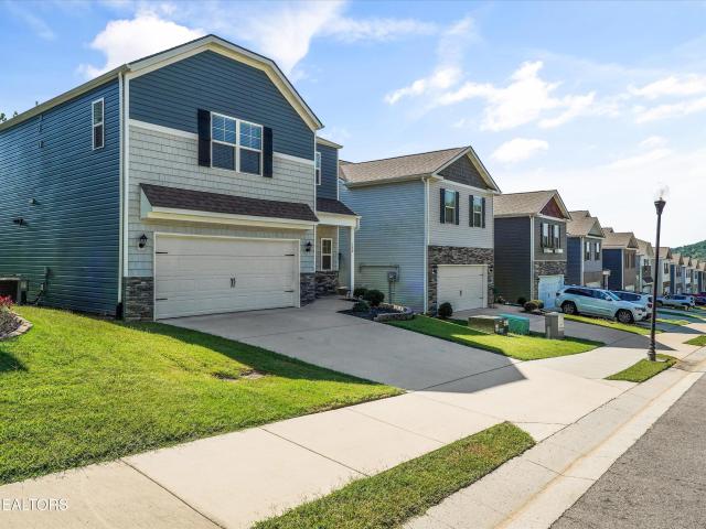 House for sale in Harbor Pointe-Centinnial Village, Oak Ridge