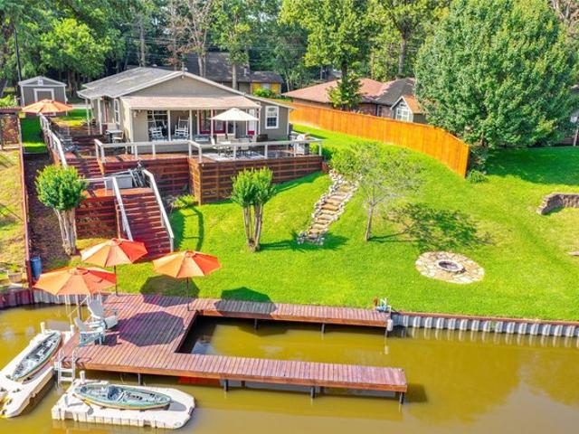 House for sale in Henderson, Texas