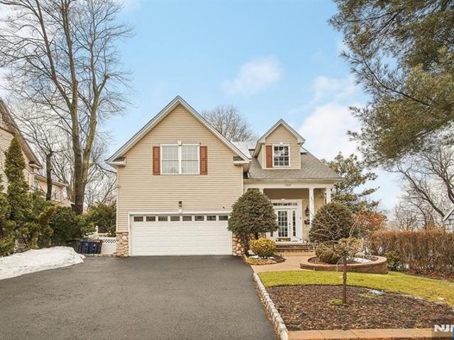 House for sale in Leonia, New Jersey
