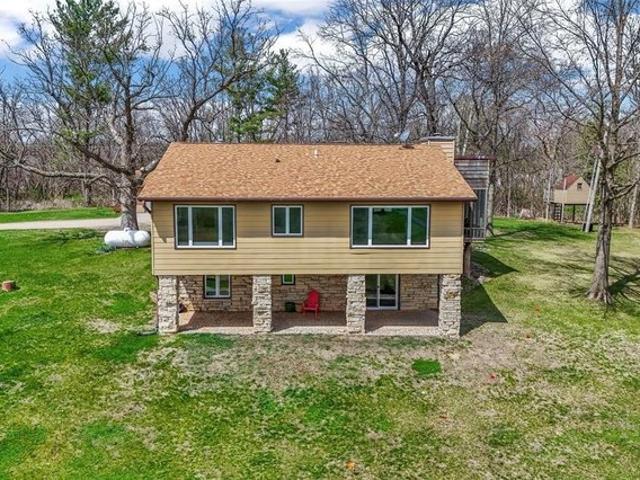 House for sale in Linn, Iowa