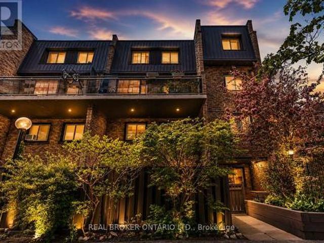 Townhouse for sale in Woburn, Ontario