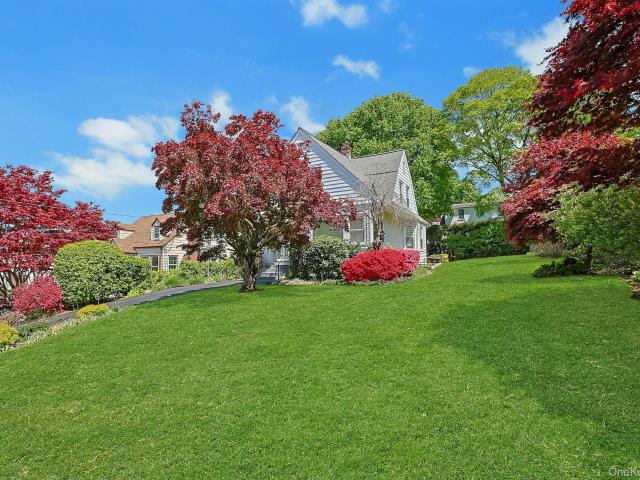 House for sale in Valhalla, New York