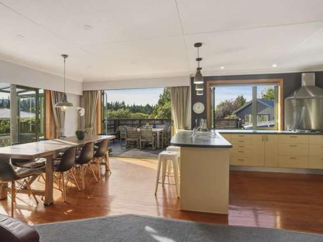 House for sale in Otakou