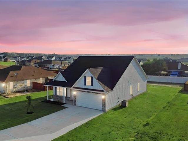 House for sale in La Vernia, Wilson County