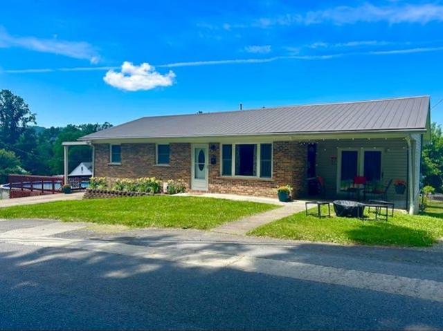 House for sale in Fayetteville, West Virginia