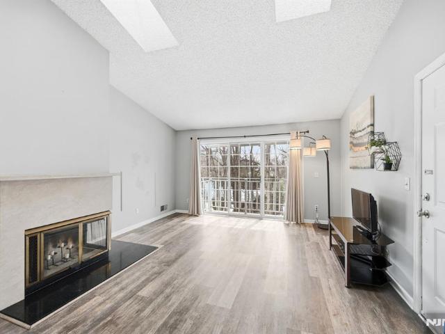 Condo for sale in Mahwah, New Jersey