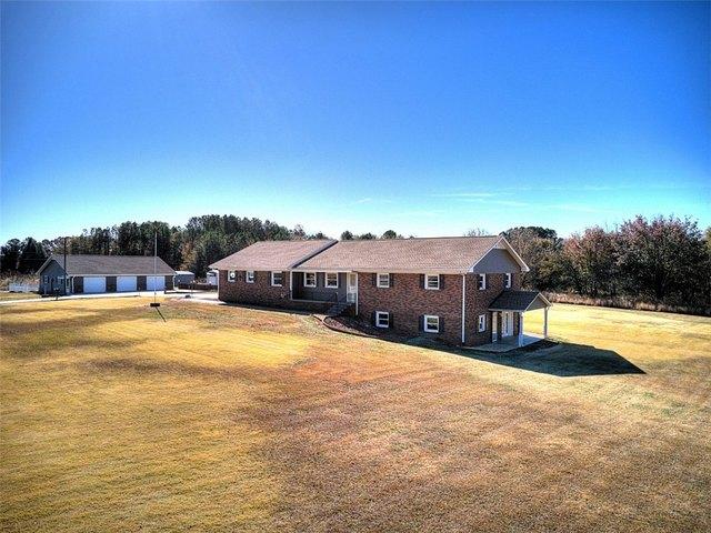 House for sale in West Union, South Carolina