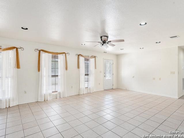 House for sale in Pipe Creek