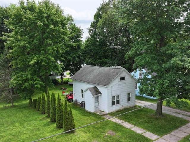 House for sale in Gillett, Wisconsin