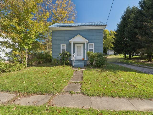 House for sale in Springboro, Crawford County