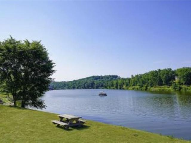 House for sale in Hickory, Pennsylvania