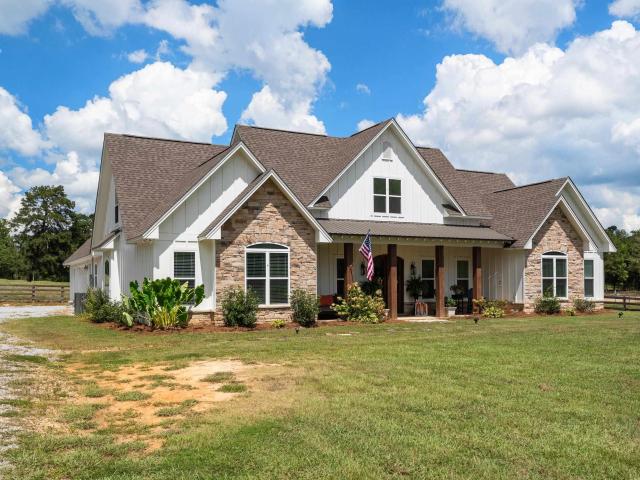 House for sale in Chelsea, Alabama