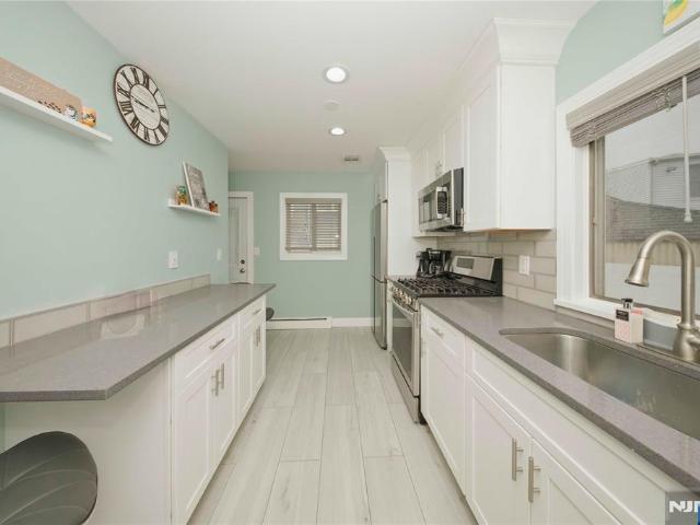 House for sale in Elmwood Park, New Jersey