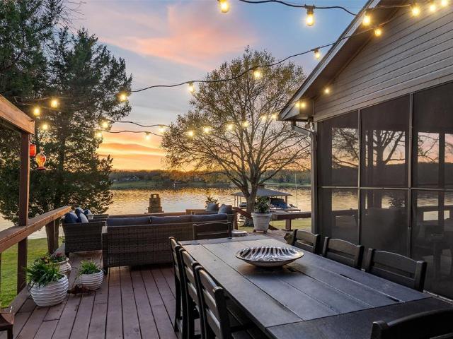House for sale in Eustace