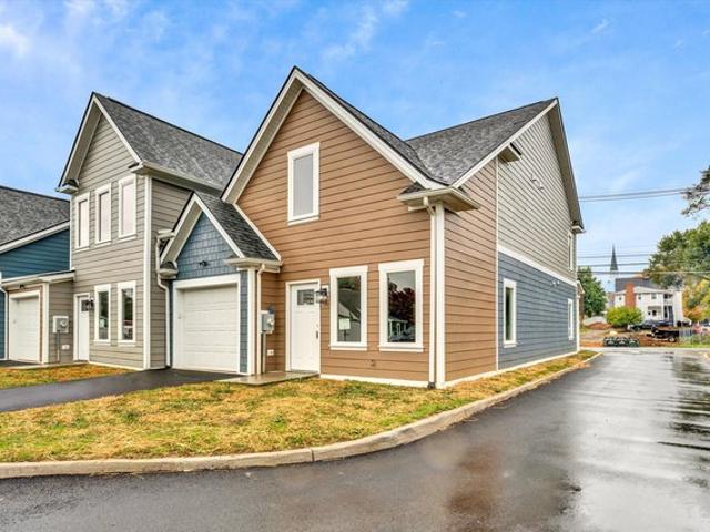 Townhouse for sale in Virginia