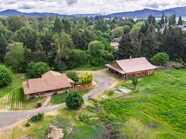 House for sale in Oregonia