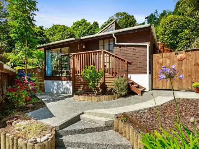 House for sale in Days Bay, Wellington