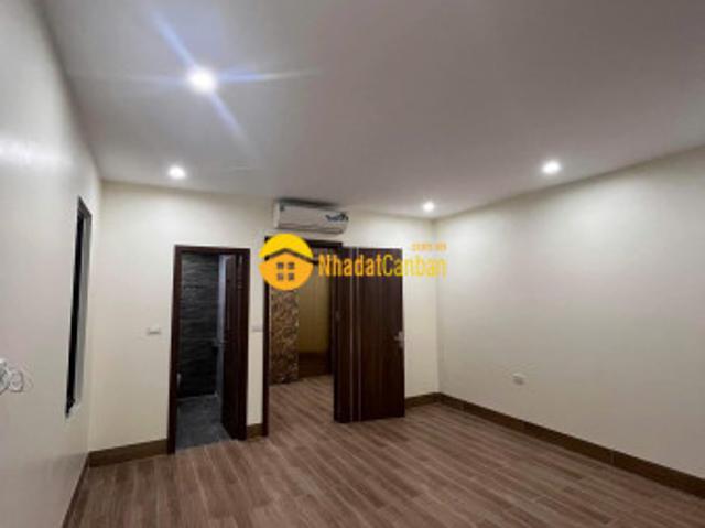 Nhà mặt phố bán