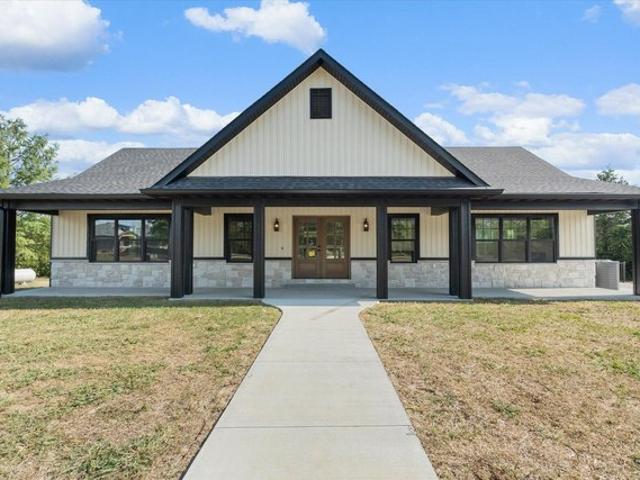 House for sale in Harrisburg, Missouri