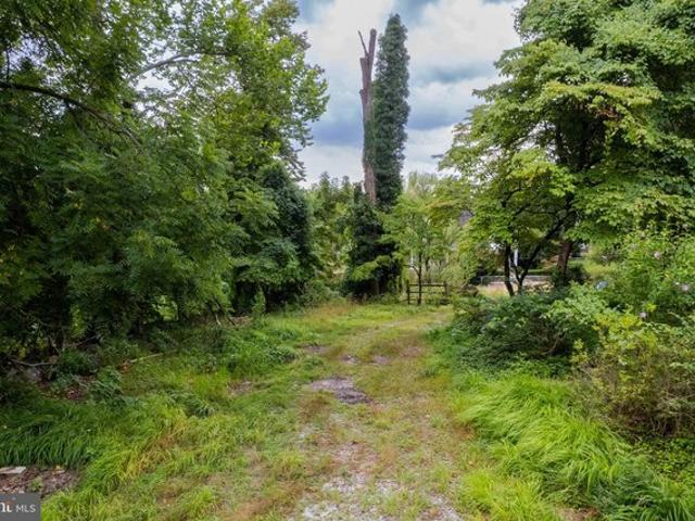 Land for sale in Gibsonton, Maryland