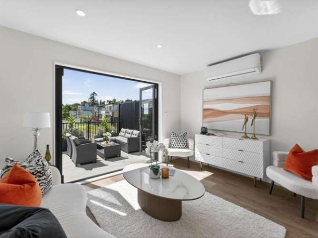 Townhouse for sale in Paremoremo