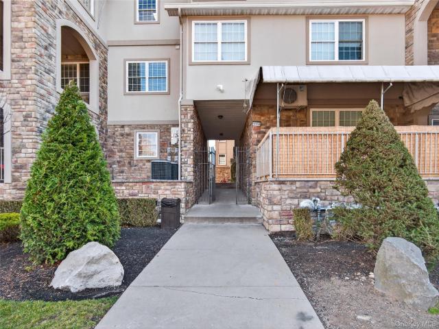 Condo for sale in Rockland, New York