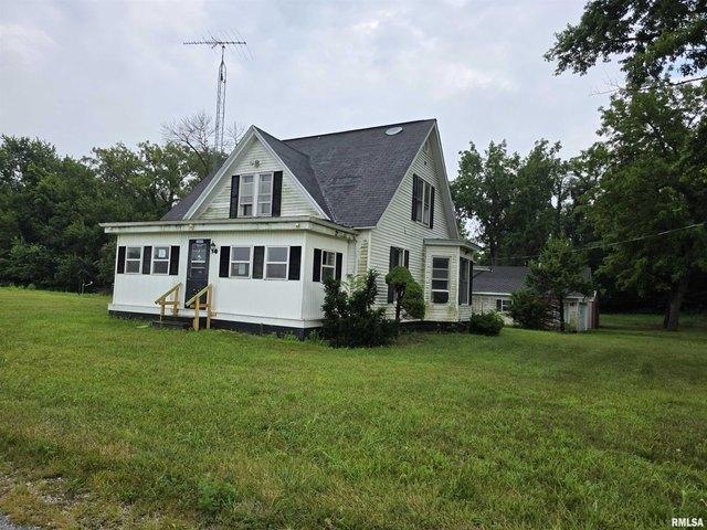 House for sale in Virginia, Illinois