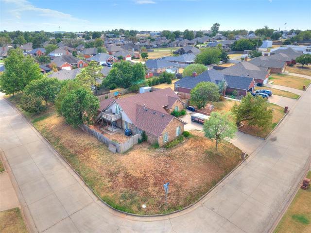 House for sale in Shawnee, Pottawatomie County