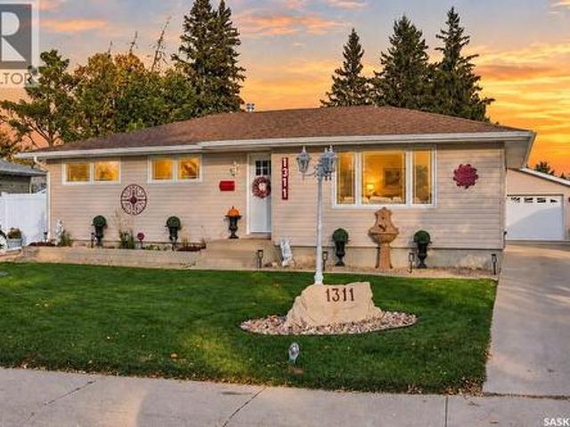 House for sale in Regal Heights, Moose Jaw