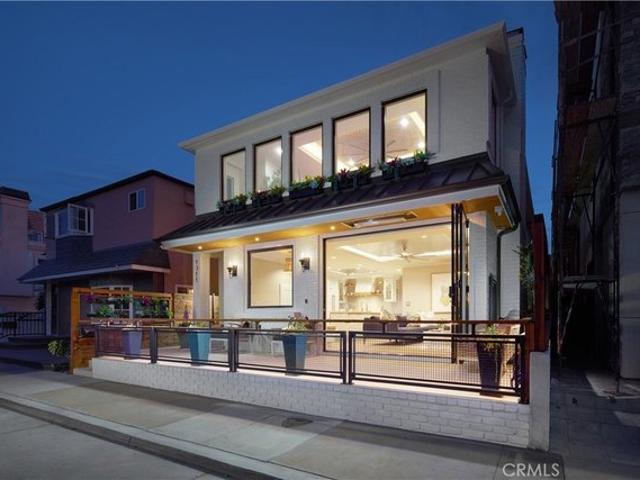 House for sale in Corona Del Mar, California