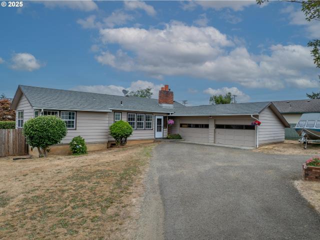 House for sale in Myrtle Point