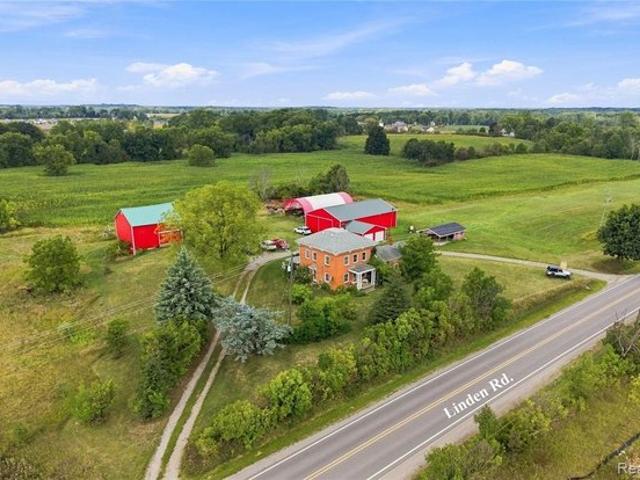 House for sale in Fenton, Michigan