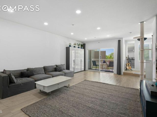 Condo for sale in Hawthorne