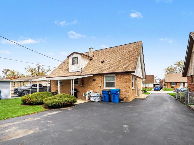 House for sale in Crestwood, Illinois