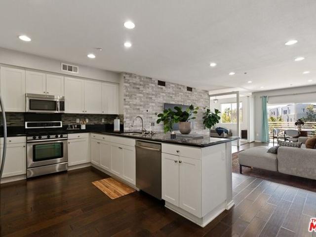 Condo for sale in Hawthorne, California
