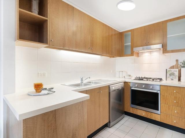 Apartment for rent in Victoria Cross, Sydney
