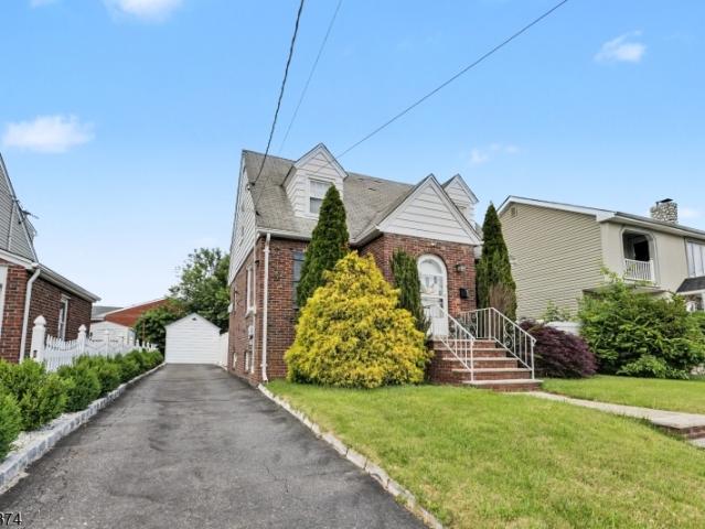 House for sale in Linden, New Jersey
