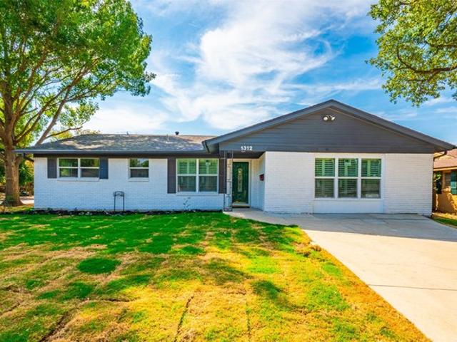 House for sale in Arlington, Texas