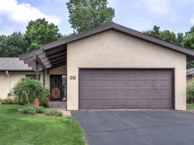 Condo for sale in Altoona, Wisconsin