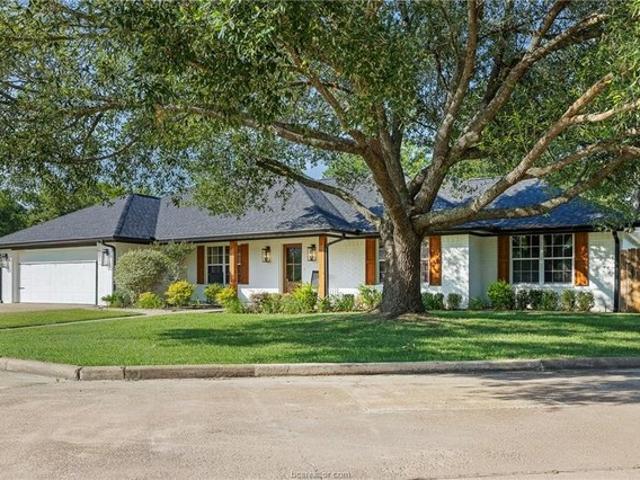 House for sale in Crockett, Texas