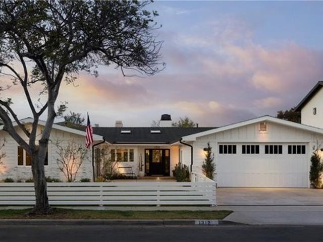 House for sale in Corona Del Mar, California