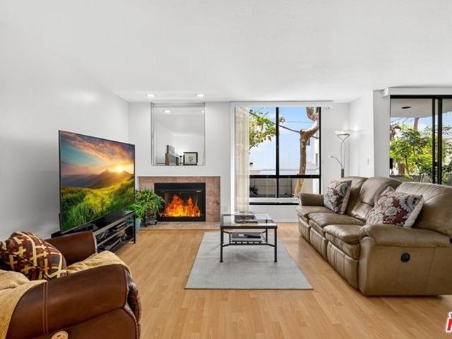 Condo for sale in Canoga Park, California